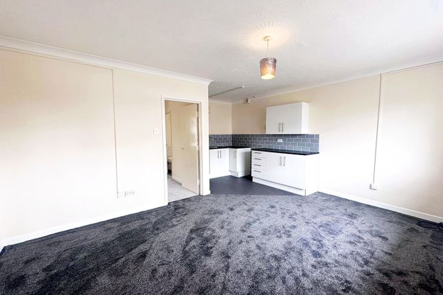 Flat to rent in Grounds Avenue, March