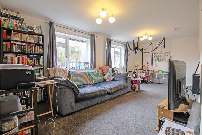 3 Louisberg Road, Gainsborough photo 3