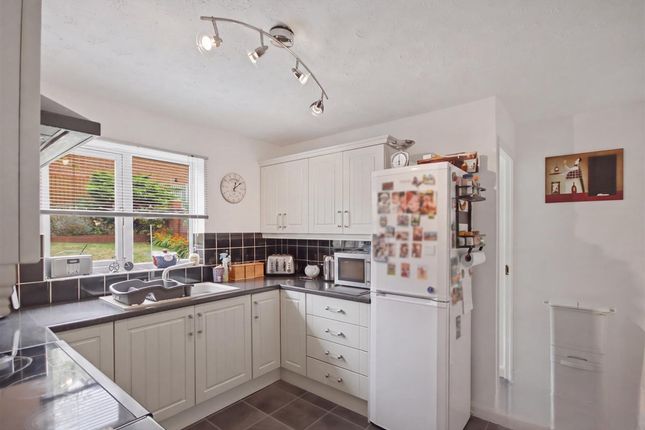 2, Skeldale Drive, Chesterfield photo 4