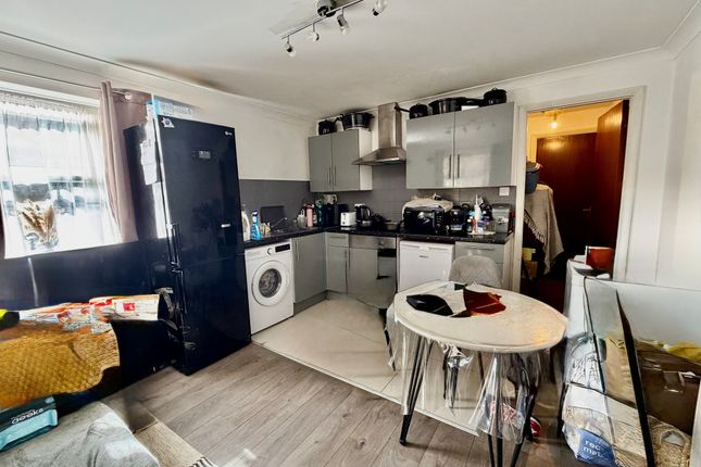 40 Queens Road, Slough photo 4