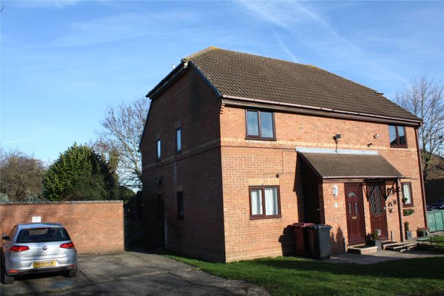 Thumbnail Flat to rent in Ashby Court, Reading, Berkshire