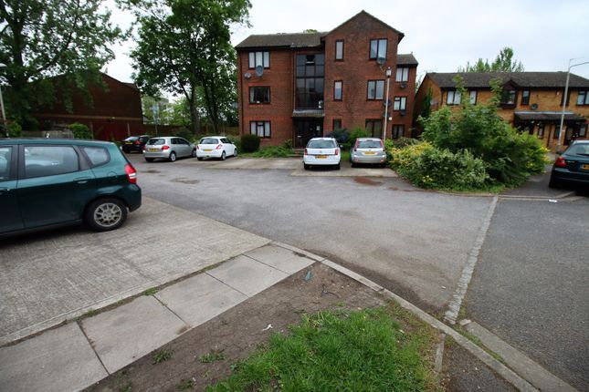 Thumbnail Flat to rent in Barnes Avenue, Southall