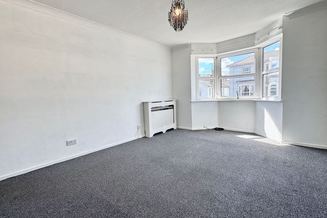 Flat 5, Parkmead Court Park Road, Ryde photo 4