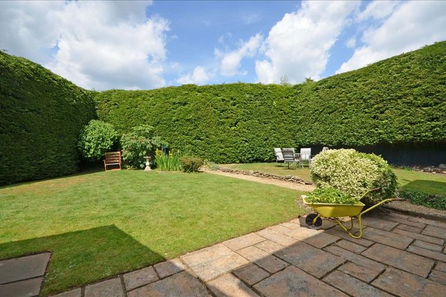 6, Manor Gardens, Stanwick photo 2