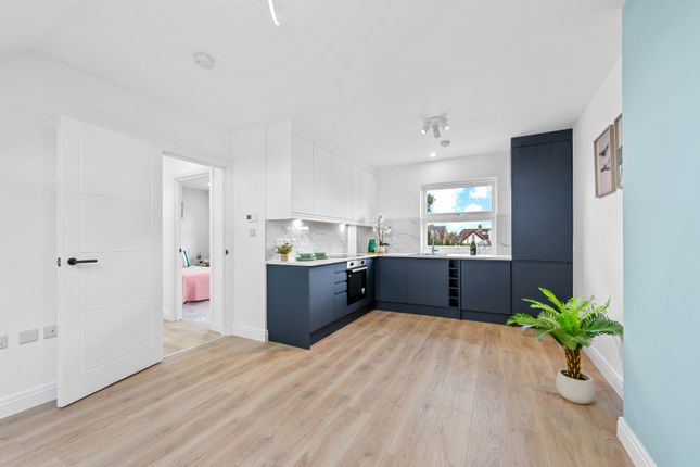 Flat for sale in Claremont Avenue, New Malden