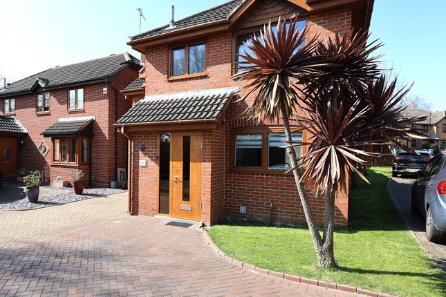 3-bed house on 66 Archates Avenue, Grays, £2,550/mo