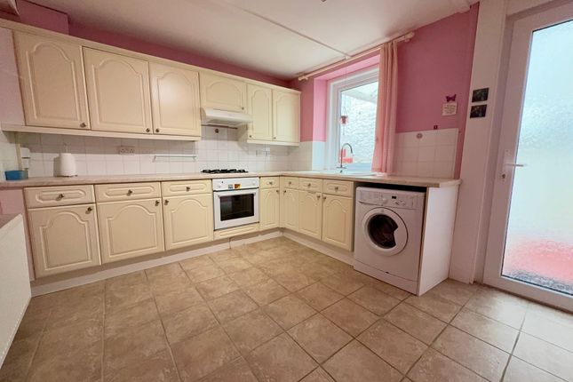 63 Lymington Road, Torquay photo 4