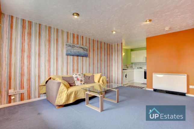 Flat for sale in Drapers Fields, Coventry