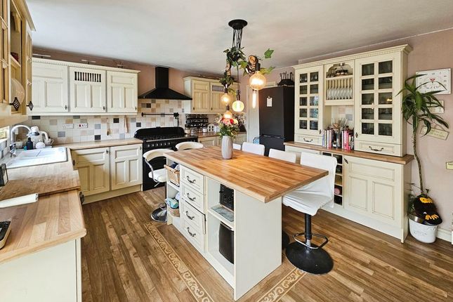 1, Warwick Grove, Bedlington photo 2