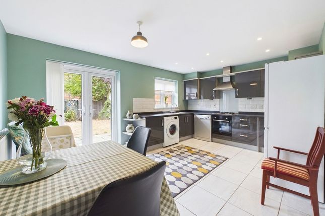 41 Gwendoline Buck Drive, Aylesbury photo 4