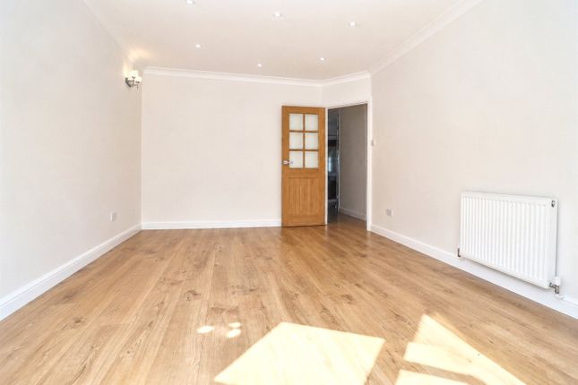 Coniston Road, Woking photo 4