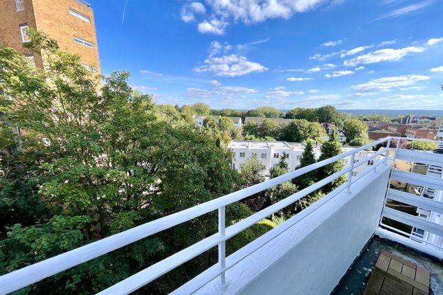 Flat 74, Lakeside, Kingston Upon Thames photo 4