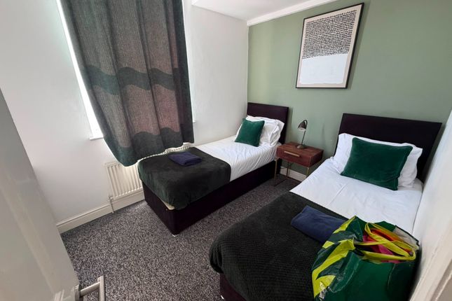 Flat 27, Villiers Road, Watford photo 5
