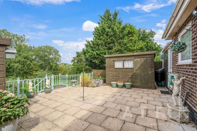 17, Mill Hill Drive, Halesworth photo 5