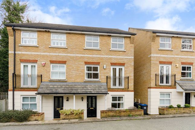 Thumbnail Property to rent in Wells Close, South Croydon
