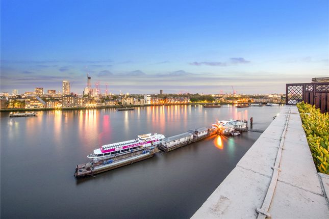 Flat for sale in Wapping High Street, London