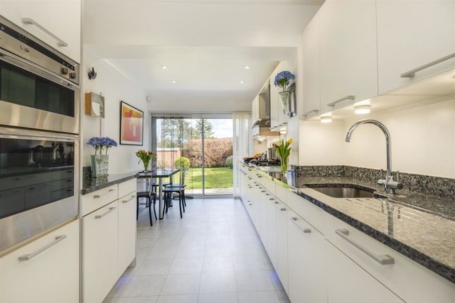 28, Little Bushey Lane, Bushey photo 3