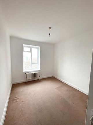 Flat to rent in Rutland Court, New Church Road, Hove
