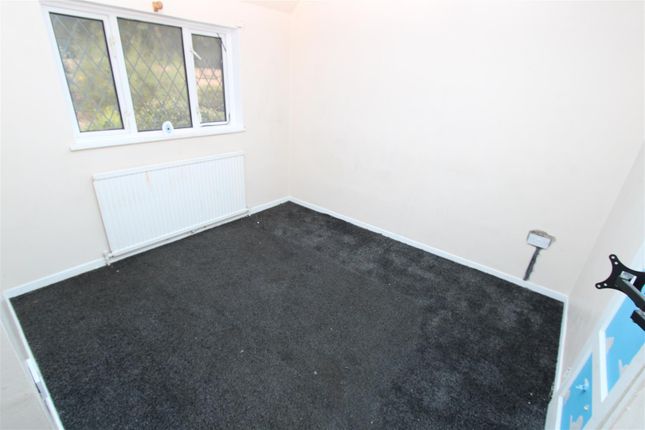 17, Farmstead Road, Bradford photo 5