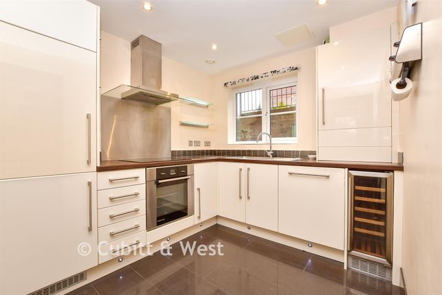 Chesham Heights, St. Monica's Road, Tadworth photo 2