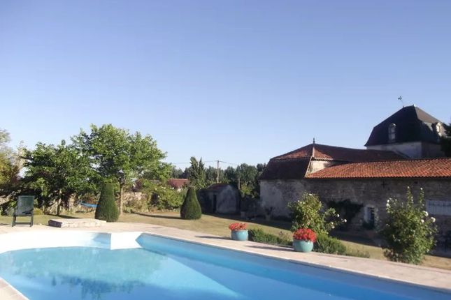 Villa for sale in Verteillac, Dordogne Area, Nouvelle-Aquitaine