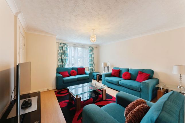 15, Eliot Close, Wirral photo 4