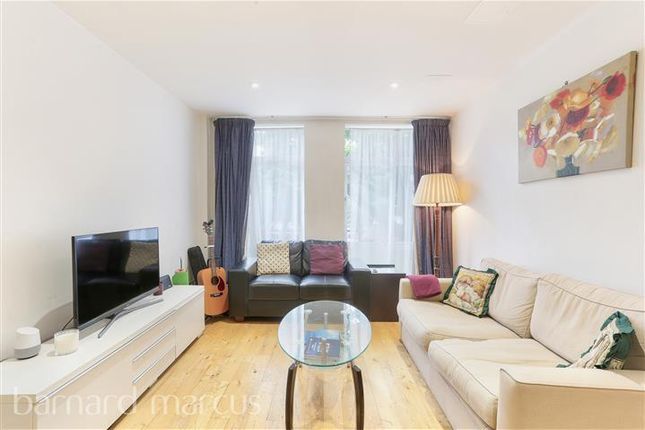Flat 72b, Dryden Court, London photo 4