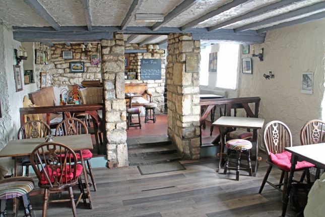 Stroud photo 5