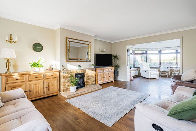 7, Yew Tree Rise, Brackley photo 3