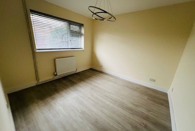 Bungalow to rent in Cambridge Road, Stamford
