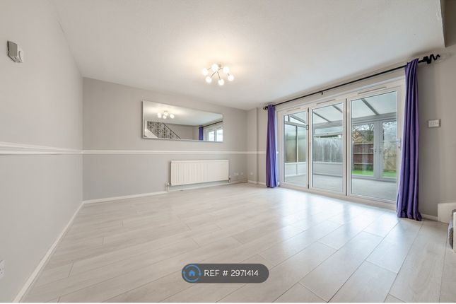 Lombardy Way, Borehamwood photo 4