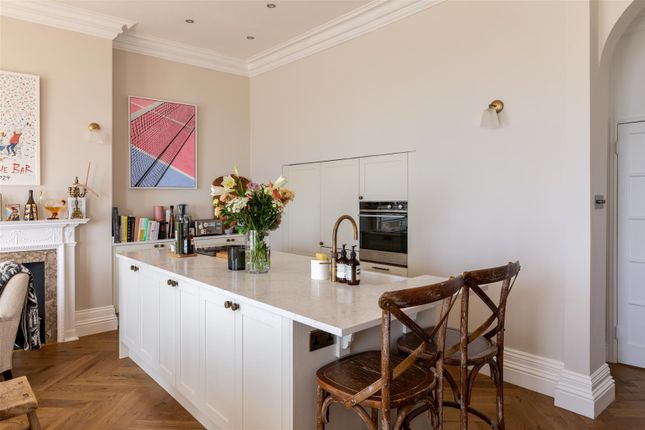 Flat 3, 6, Royal Crescent, Brighton photo 4