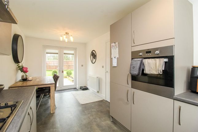 2, Clarke Hall Court, Wakefield photo 4