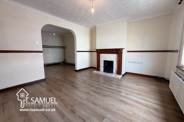 19 Penmark Row, Hirwaun photo 2