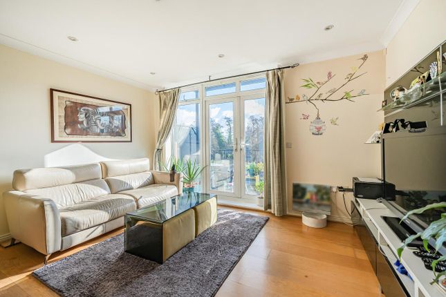15 Pond House, Lady Aylesford Avenue, Stanmore photo 3