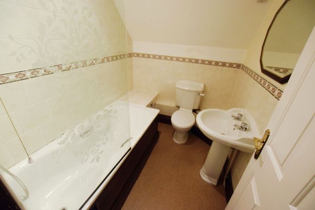 Flat 6, 24, Sandwich Road, Manchester photo 2