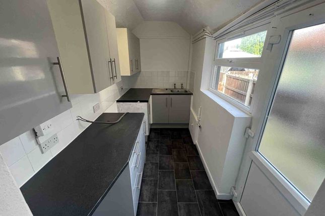 Thumbnail Terraced house to rent in Bowling Street, Mansfield