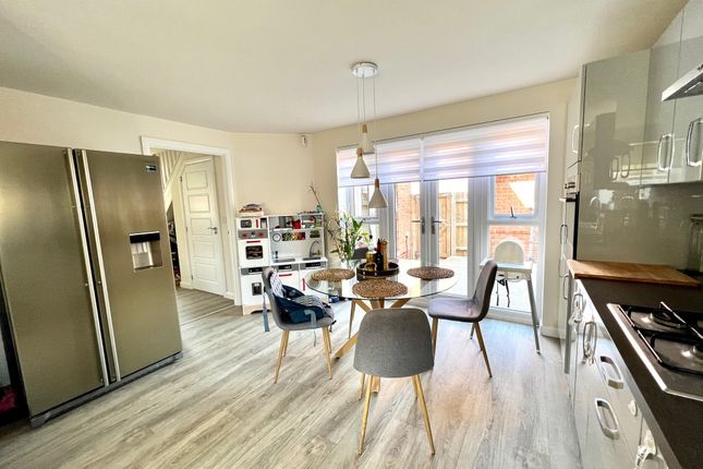 2, Tanner Drive, Godmanchester photo 3