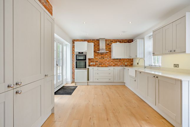 Winkfield House,, Maidens Green, Windsor photo 3