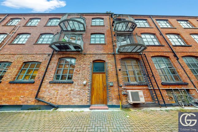 Flat to rent in Constantine Court, Fairclough Street