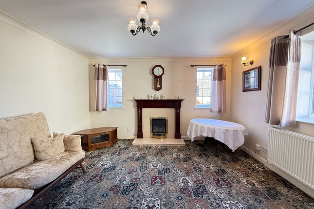 8, Stakesby Vale Court, Whitby photo 3