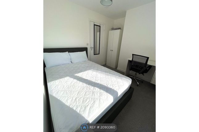 Room to rent in Basil Grove, Newcastle