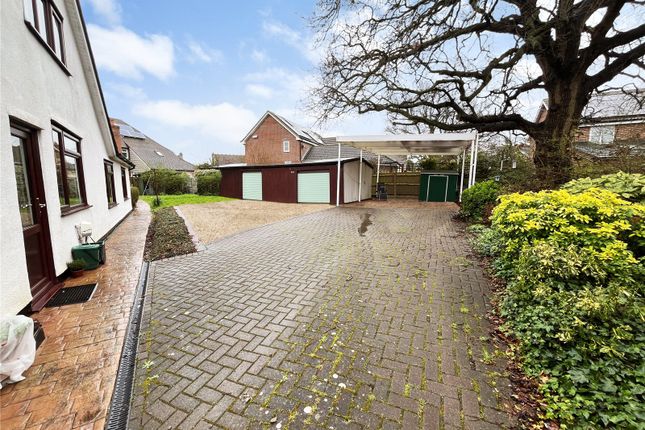 Detached house for sale in Abingdon Road, Didcot, Oxfordshire