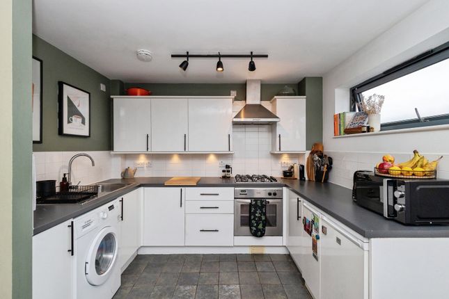 47, Whimberry Way, Manchester photo 4