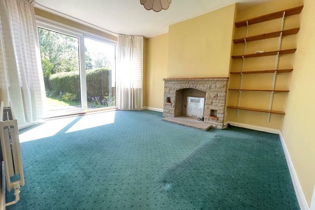 464, Spen Lane, Leeds photo 3