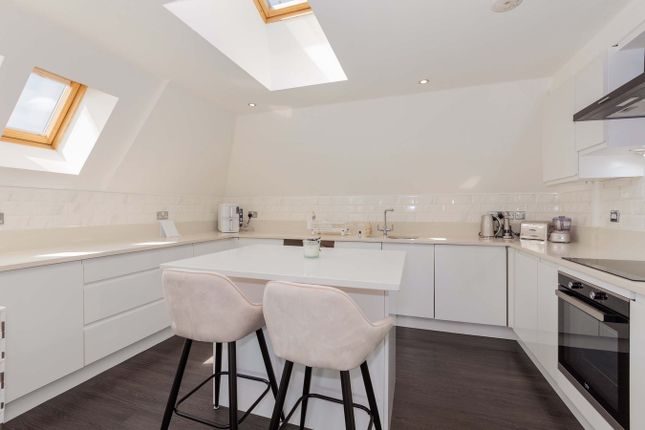 5, Saxon Court, High Street, Iver photo 4