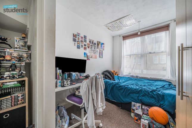 182c9E95-Efa2-406...