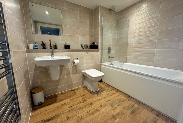 Apartment 806a, 1 Pomona Strand, Manchester photo 4