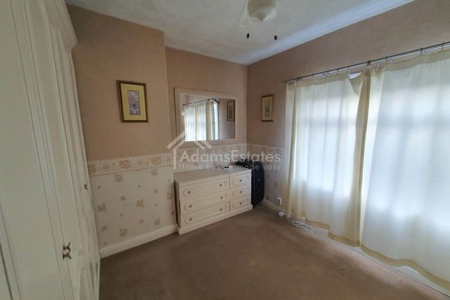 34, Clutton Street, Batley photo 5