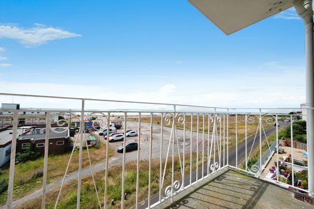 Thumbnail Flat for sale in Annes Court, 11 Sea Front, Hayling Island
